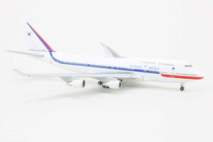Alternative view of Boeing 747-400 Republic of Korea Air Force (ROKAF) 10001 Hogan 50013 1:500