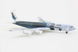 Alternative view of Boeing 707-300 Levi Strauss Herpa 510929 1:500