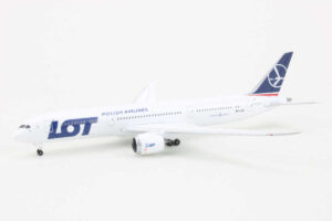 Boeing 787-9 LOT Polish Airlines SP-LSG Herpa 536646 1:500 - Image 3