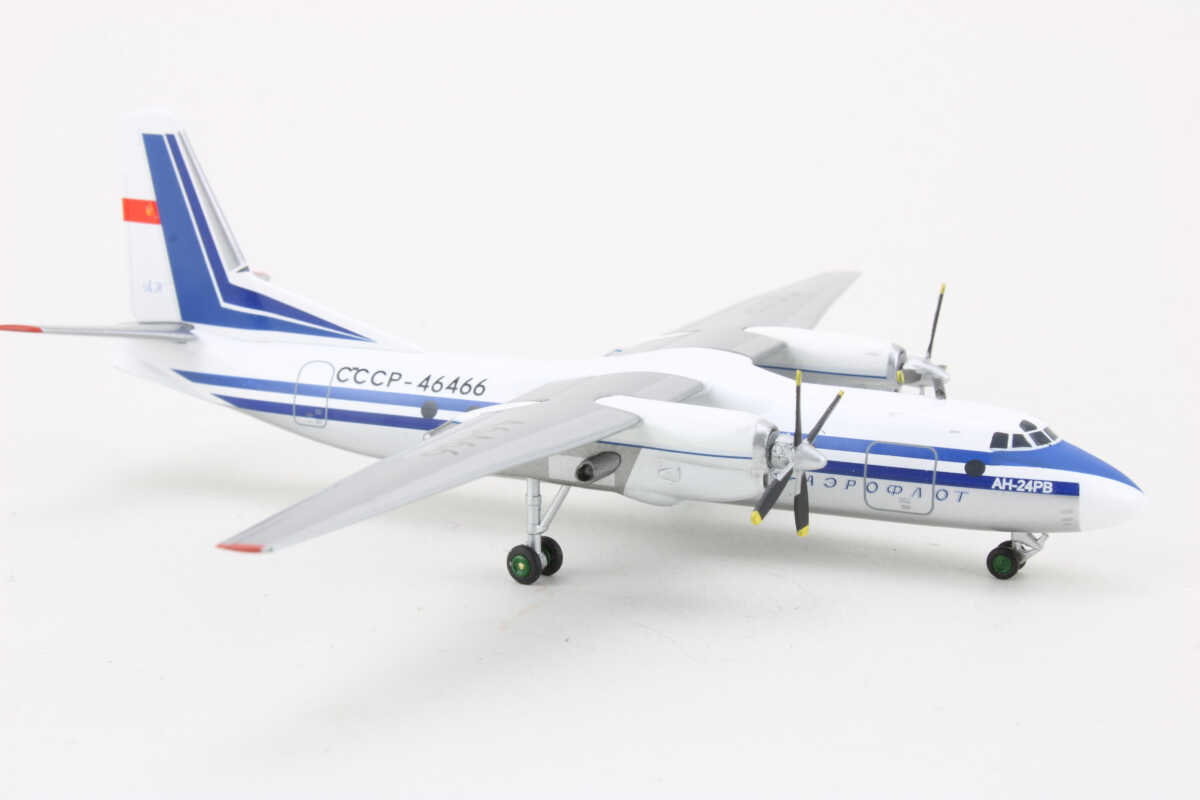 Antonov AN-24 Aeroflot CCCP-46466 Herpa 558914 1:200 – Bild 2