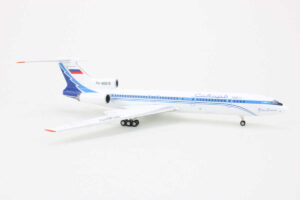 Tupolev TU-154M Siberia Airlines "Yulia Formina" RA-85619 Herpa 571036 1:200 – Bild 2