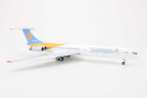 Alternative view of Ilyushin IL-62M Air Ukraine UR-86135 Herpa 572699 1:200