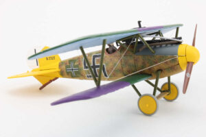 Alternative view of Albatros D.Va Lt. Lothar Weiland, Jasta 5, Seefrontstaffel 1, July 1918 Corgi AA37808 1:48