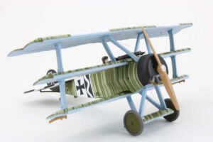 Alternative view of Fokker DR.1 Leutnant Johannes Janzen, Jasta 6, March 1918 Corgi AA38303 1:48