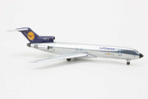 Alternative view of Boeing 727-200 Lufthansa D-ABCI Aeroclassics AC00915 1:400