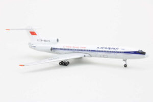 Alternative view of Tupolev TU-154B Aeroflot CCCP-85375 Aeroclassics AC18047B 1:400