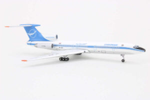 Alternative view of Tupolev TU-154M Syrian Air YK-AIA Aeroclassics AC18058 1:400