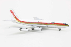 Alternative view of Boeing 720B Alia - Royal Jordanian JY-ADS Aeroclassics AC18061 1:400