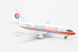 Alternative view of Boeing 737-200 China Eastern Airlines B-2506 Aeroclassics AC18097A 1:400