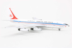 Alternative view of Boeing 720 Korean Air HL7402 Aeroclassics AC2KAL0216 1:200