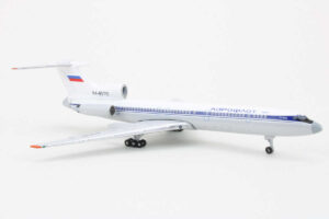 Alternative view of Tupolev TU-154M Aeroflot RA-85710 Aeroclassics AC419859 1:400