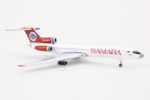 Alternative view of Tupolev TU-154M Samara Airlines RA-85817 Aeroclassics AC419861 1:400