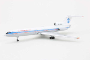 Tupolev TU-154M Vladivostok Air RA-85588 Aeroclassics AC419863 1:400 - Image 3