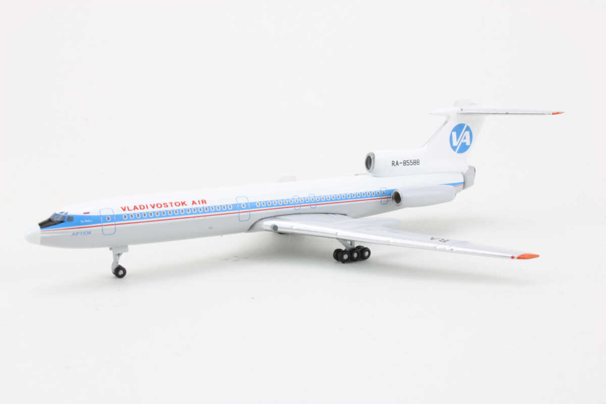 Tupolev TU-154M Vladivostok Air RA-85588 Aeroclassics AC419863 1:400 - Image 3