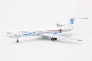 Tupolev TU-154M Vladivostok Air RA-85689 Aeroclassics AC419864 1:400 - Image 3