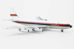 Alternative view of Boeing 707-138 Caribbean Airways G-AVZZ Aeroclassics ACCAR0608 1:400