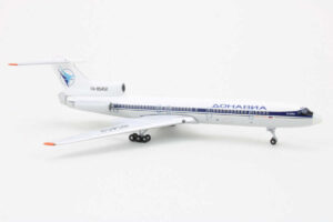 Alternative view of Tupolev TU-154B Donavia RA-85452 Aeroclassics ACDVB058 1:400