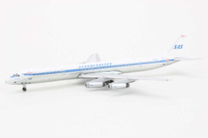 Douglas DC-8-63 SAS Scandinavian OY-KTF Aeroclassics ACSAS0608 1:400 – Bild 3
