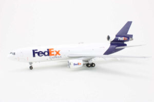 McDonnell Douglas DC-10-30 FedEx Express N302FE Aviation200 AV21030XX 1:200 - Image 3