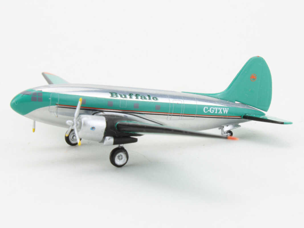 Curtiss C-46 Commando Buffalo Airways C-GTXW Aeroclassics 1:400 - Image 3