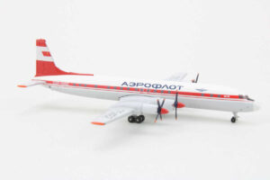 Alternative view of Ilyushin IL-18 Aeroflot CCCP-75462 Aeroclassics 1:400