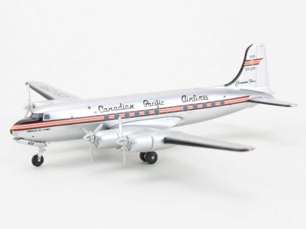 Canadair DC-4M Canadian Pacific Airlines CF-CPI Aeroclassics 1:400 - Image 3