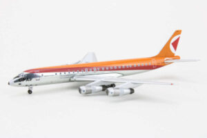Douglas DC-8-50 CP Air CF-CPM Aeroclassics 1:400 – Bild 3