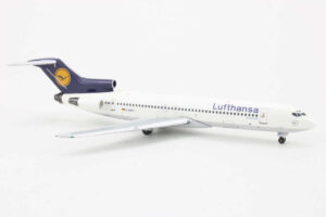 Alternative view of Boeing 727-200 Lufthansa D-ABKT Aeroclassics 1:400