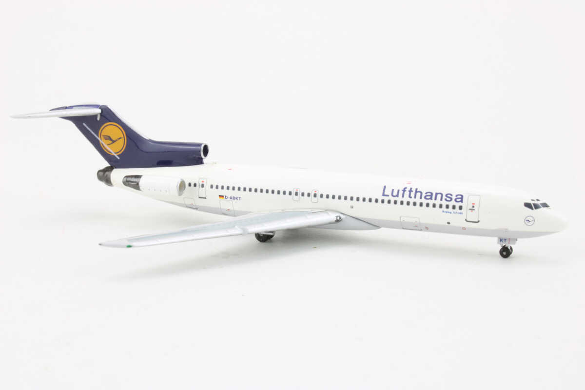 Boeing 727-200 Lufthansa D-ABKT Aeroclassics 1:400 - Image 2