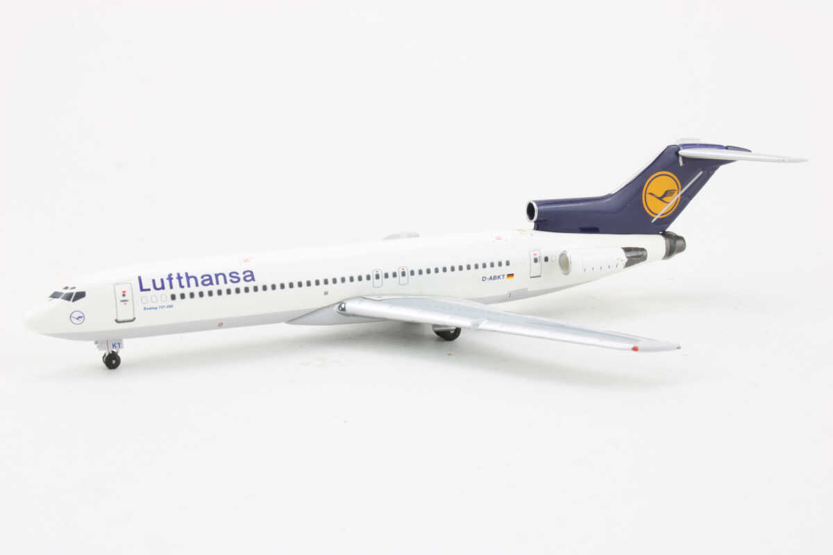 Boeing 727-200 Lufthansa D-ABKT Aeroclassics 1:400 - Image 3