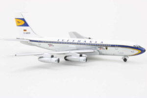 Alternative view of Boeing 720B Lufthansa D-ABOR Aeroclassics 1:400