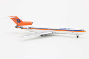 Alternative view of Boeing 727-200 Hapag-Lloyd D-AHLT Aeroclassics 1:400