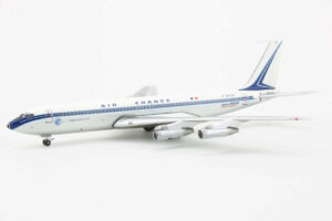 Boeing 707-320B Air France F-BHSV Aeroclassics 1:400 - Image 3
