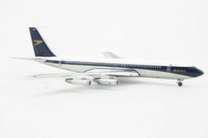 Alternative view of Boeing 707-320C BOAC G-AYLT Aeroclassics 1:400