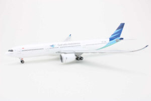 Airbus A330-900 Garuda Indonesia PK-GHF Gemini Jets G2GIA969 1:200 - Image 3