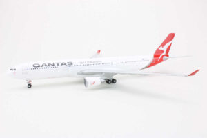 Airbus A330-300 Qantas VH-QPH Gemini Jets G2QFA1191 1:200 - Image 3