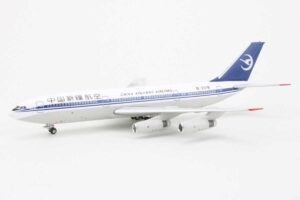 Ilyushin IL-86 China Xinjiang Airlines B-2019 Gemini Jets GJCXJ395 1:400 - Image 3