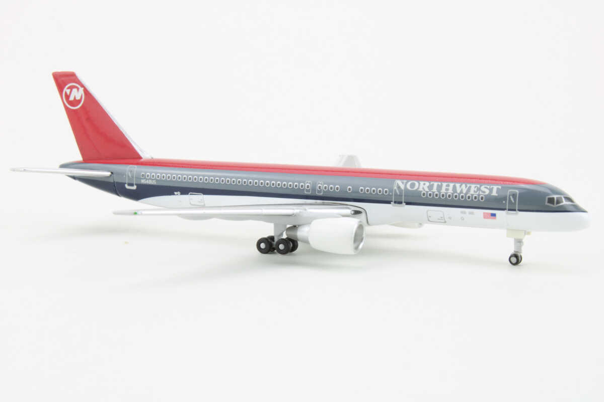 Boeing 757-200 Northwest Airlines N548US Gemini Jets GJNWA224 1:400 - Image 2