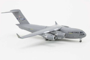 Alternative view of Boeing C-17 Globemaster III United States Air Force "Stewart AFB" Gemini Macs GMUSA055 1:400