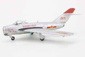 Shenyang J-5 Chinese Air Force, Red 2671, 1960s Hobbymaster HA5907 1:72 – Bild 3