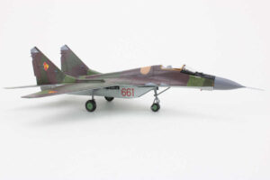 MiG-29A Fulcrum Red 661, East German Air Force (LSK-NVA), 1990 Hobbymaster HA6514 1:72 – Bild 2