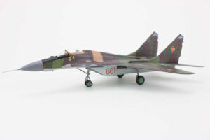 MiG-29A Fulcrum Red 661, East German Air Force (LSK-NVA), 1990 Hobbymaster HA6514 1:72 – Bild 3