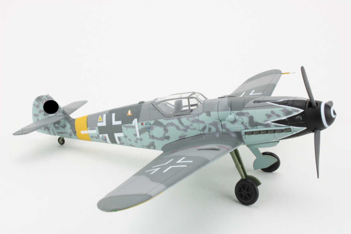 Messerschmitt BF109G-6 "Erich Hartmann" 4./JG 52, Hungary, 1944 Hobbymaster HA8750 1:48 - Image 2