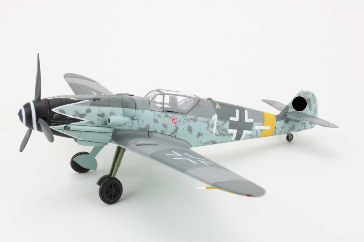 Messerschmitt BF109G-6 "Erich Hartmann" 4./JG 52, Hungary, 1944 Hobbymaster HA8750 1:48 - Image 3