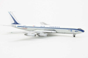 Alternative view of Boeing 707-320C Air France "Exclusive for Scale Hangar" Aeroclassics HC-038 1:400