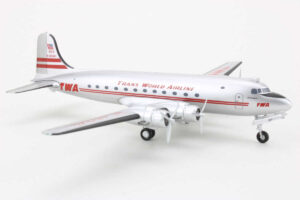 Alternative view of Douglas DC-4 TWA Trans World Airlines N45341 Hobbymaster HL2024 1:200