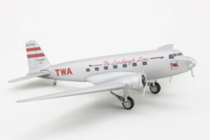Alternative view of Douglas DC-2 TWA Trans World Airlines NC13784 Hobbymaster HL8001 1:200