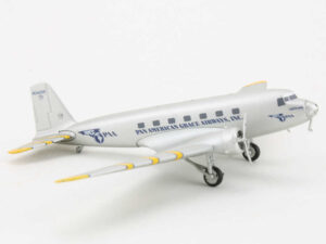 Alternative view of Douglas DC-2 Pan American Grace Airways "Santa Ana" NC14268 Hobbymaster HL8006 1:200