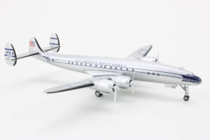 Alternative view of Lockheed L-1049G Super Constellation Pan Am N6213C Hobbymaster HL9005 1:200