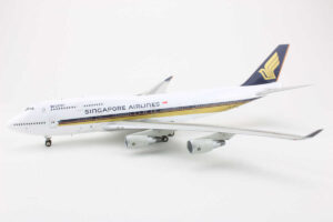 Boeing 747-400 Singapore Airlines "Megatop" 9V-SMJ Inflight200 IF744602 1:200 – Bild 3